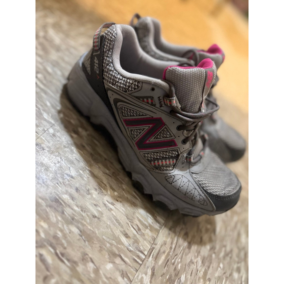 New Balance - Picture 3 of 8